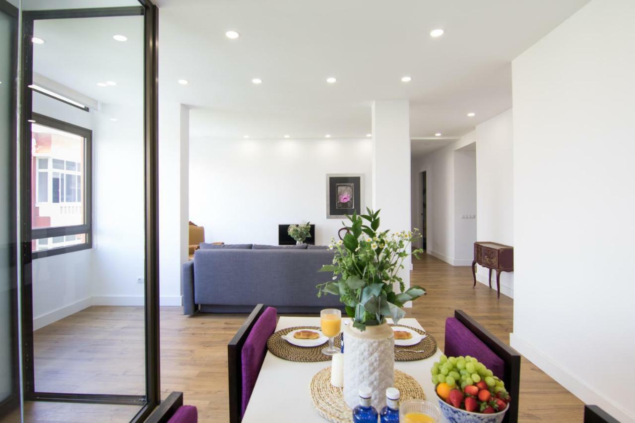 Homeforguest Stylish And Modern Apartment Overlooking Las Canteras Las Palmas de Gran Canaria Exterior photo