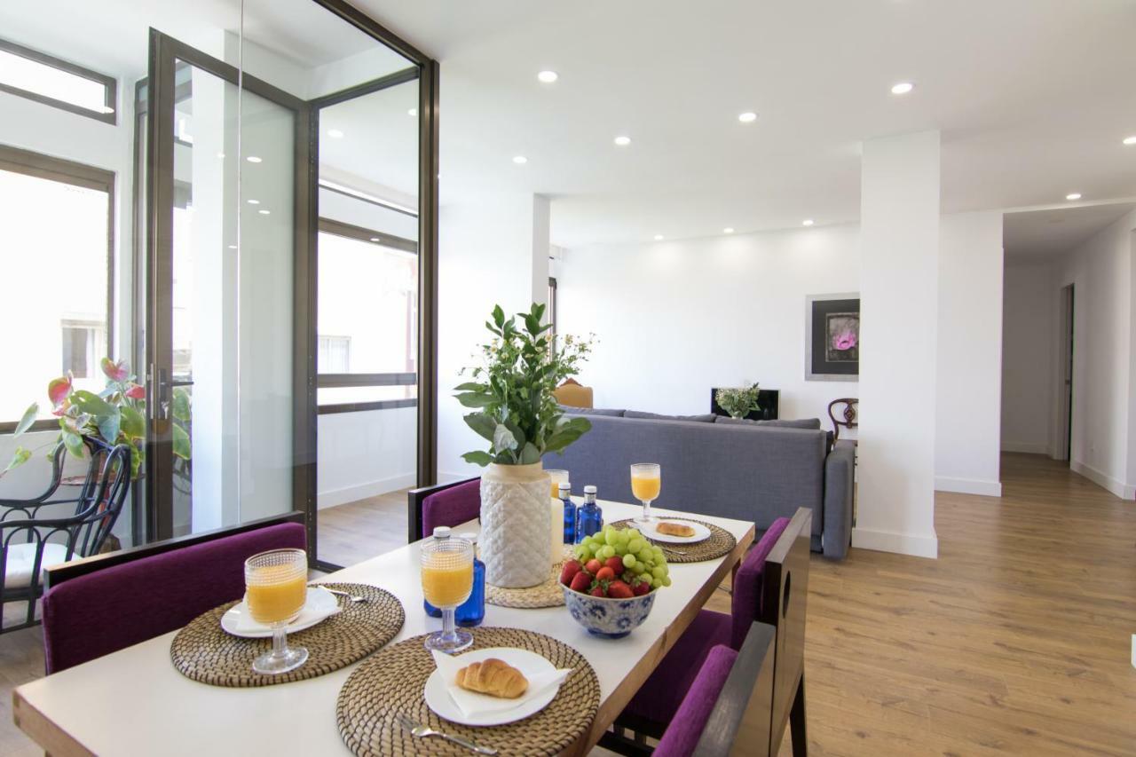 Homeforguest Stylish And Modern Apartment Overlooking Las Canteras Las Palmas de Gran Canaria Exterior photo