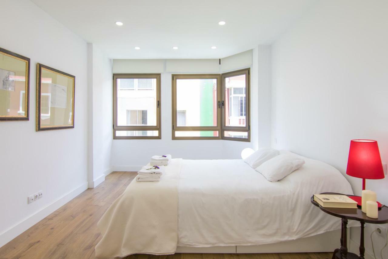 Homeforguest Stylish And Modern Apartment Overlooking Las Canteras Las Palmas de Gran Canaria Exterior photo