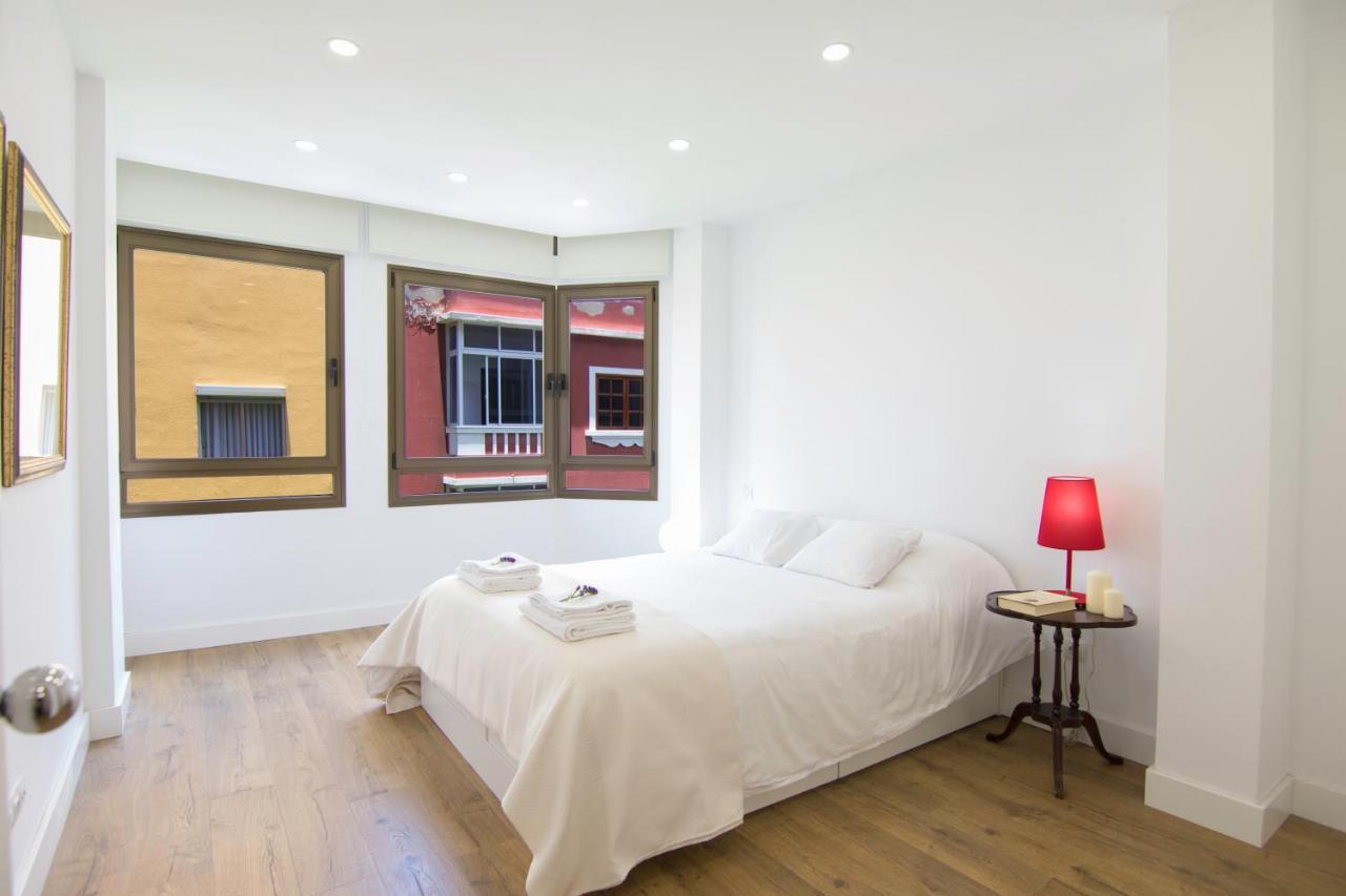 Homeforguest Stylish And Modern Apartment Overlooking Las Canteras Las Palmas de Gran Canaria Exterior photo